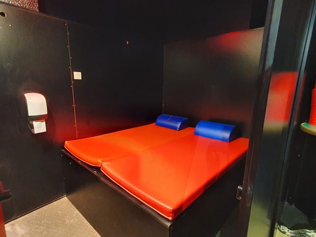 Les Bains d’Odessa, la sauna gay de osos y maduros en Paris 11 Les Bains d’Odessa, la sauna gay de osos y maduros en Paris