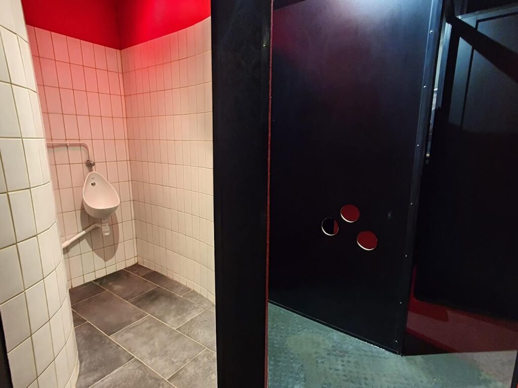 Les Bains d’Odessa, la sauna gay de osos y maduros en Paris 18 Les Bains d’Odessa, la sauna gay de osos y maduros en Paris