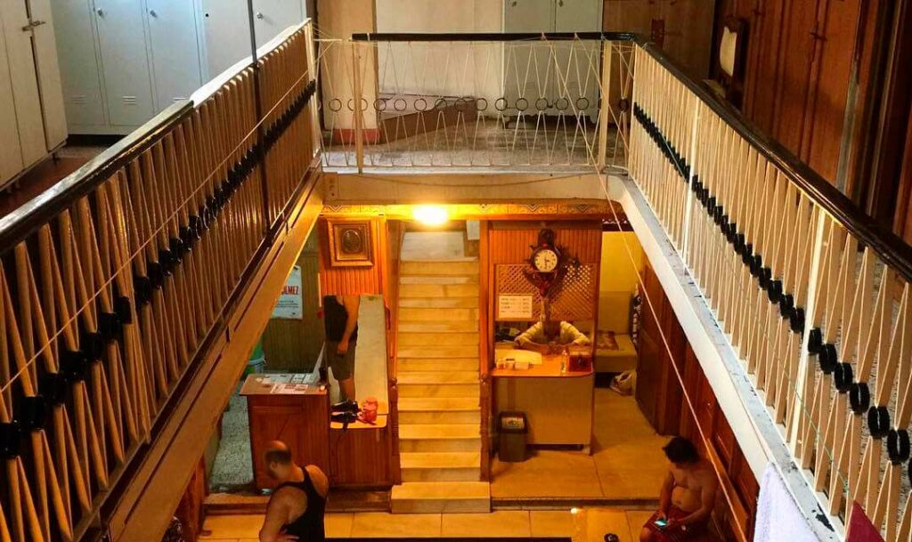 Firuzaga Hammam Estambul: guía del hammam masculino más auténtico de Beyoğlu 1 firuzaga hammam portada